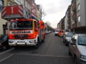 Einsatz Feuerwehr SEK Polizei Koeln Nippes Merheimerstr P121